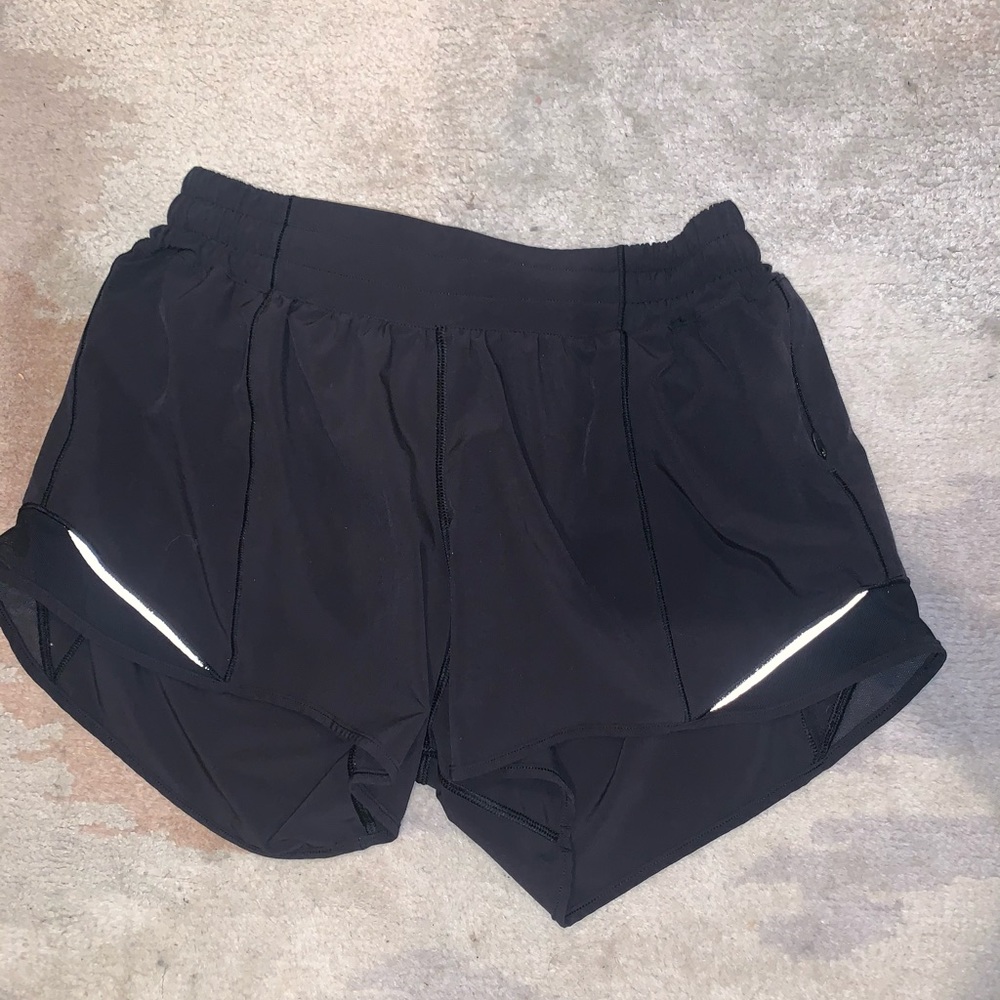 lululemon black 4” inseam hotty hot shorts
